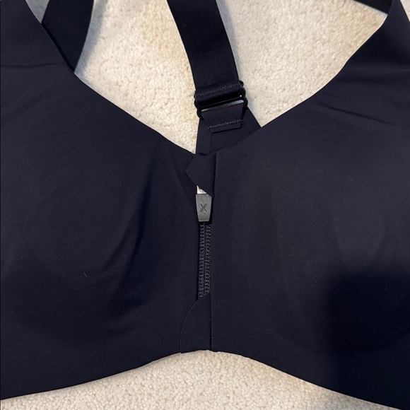 Knix Black Zip-Front Bra. Catalyst Front Zip Sports Bra. Size 1 - Picture 2 of 5